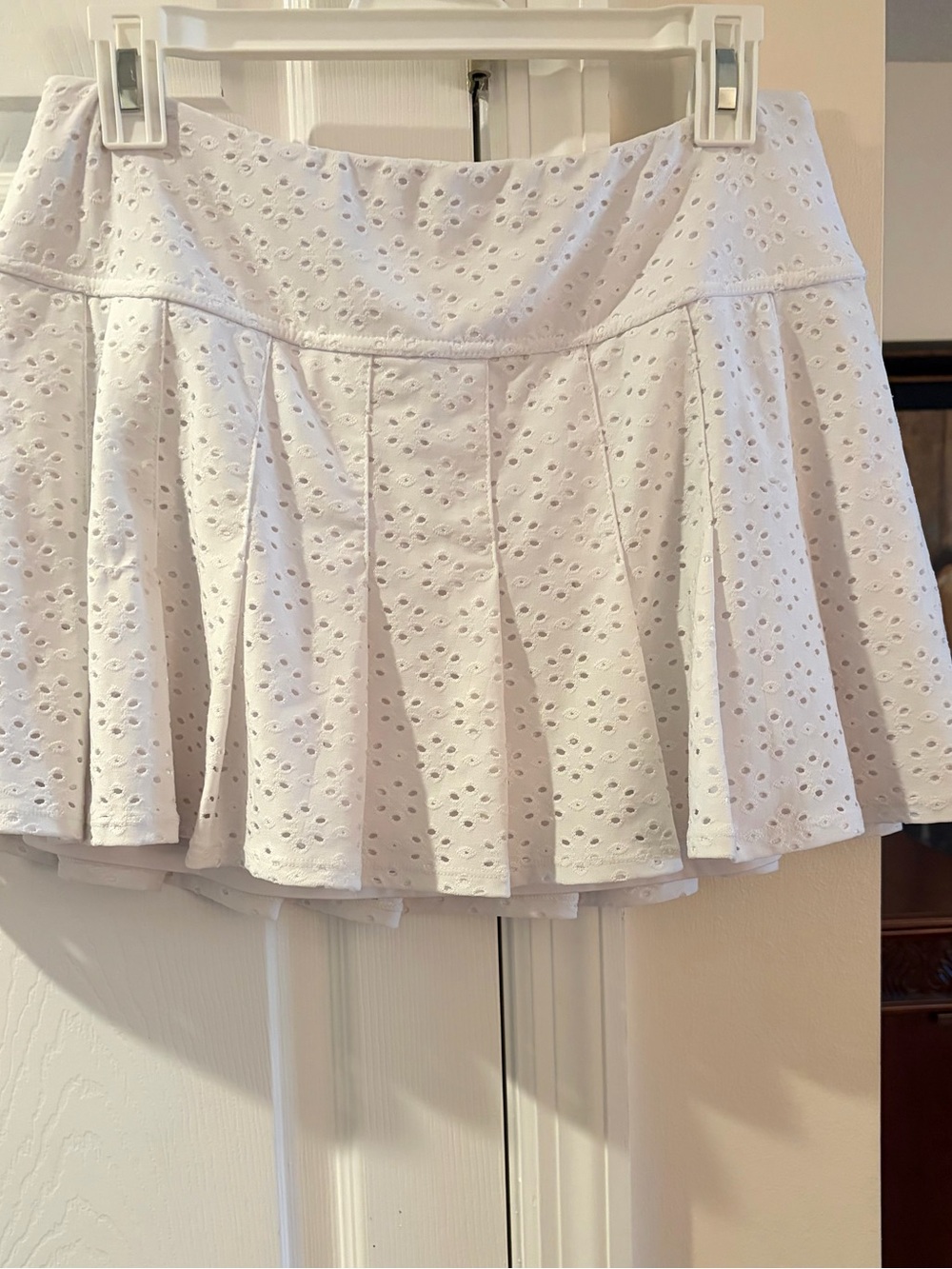Lilly Pulitzer White Eyelet skort luxletic small pull in fabric see pics